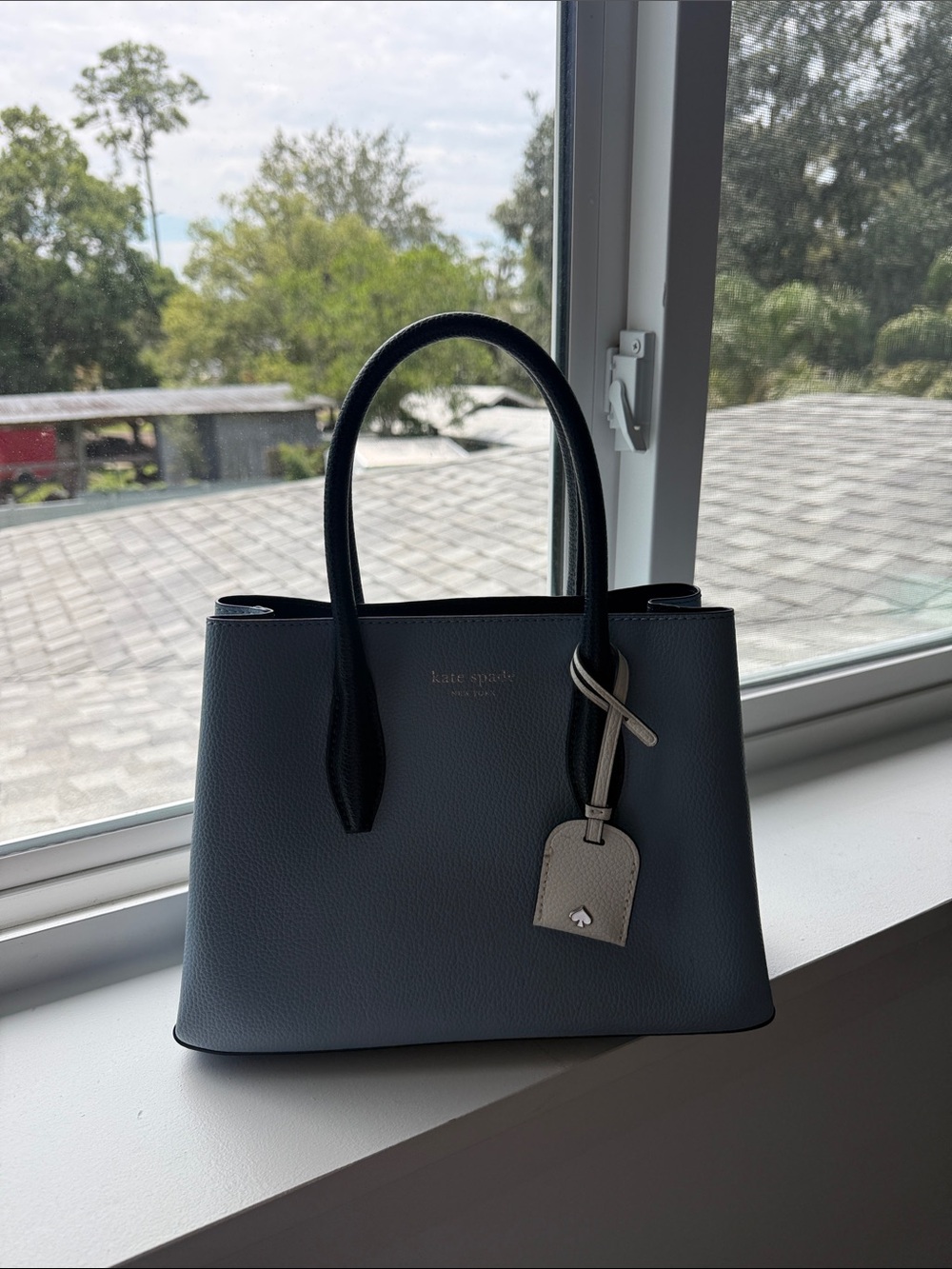 kate spade navy blue tote with gray tag
